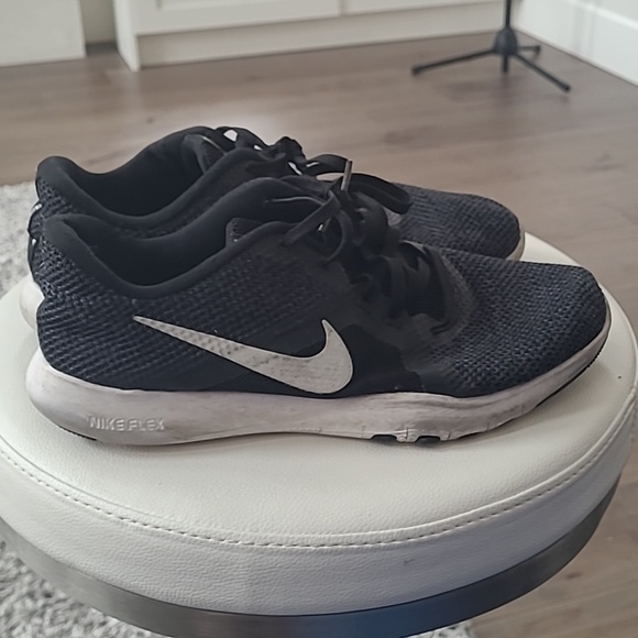 Nike Flex Training Shoe - Picture 1 of 4
